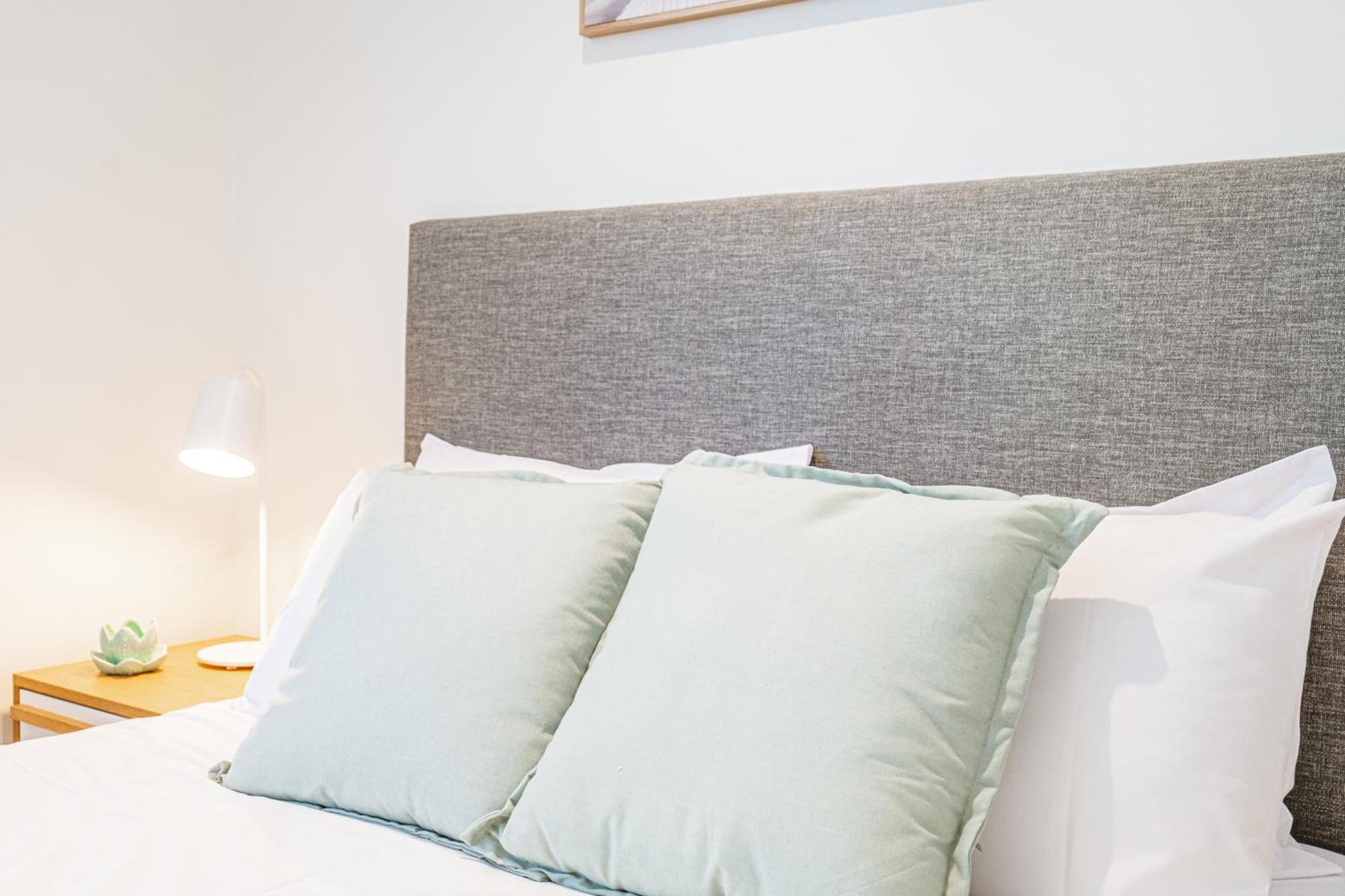 Special Deal! 2br In Heart Of Apartment Gold Coast