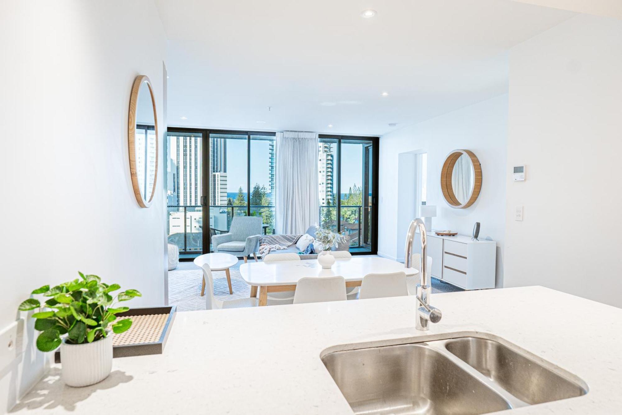Special Deal! 2br In Heart Of Apartment *